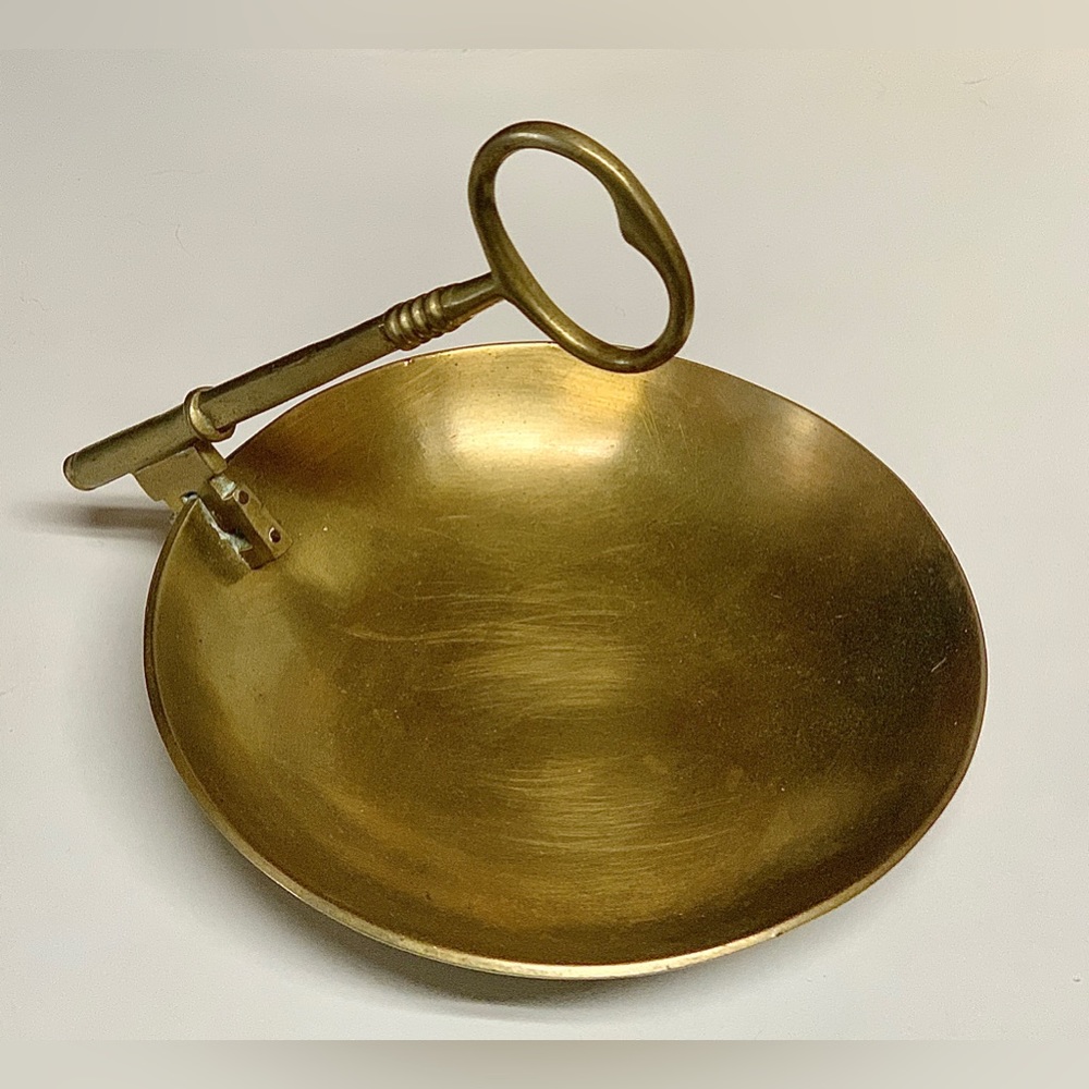 Vintage Mid Century Solid Brass VM VIRGINIA METALWORKS Key Coin Trinket Dish